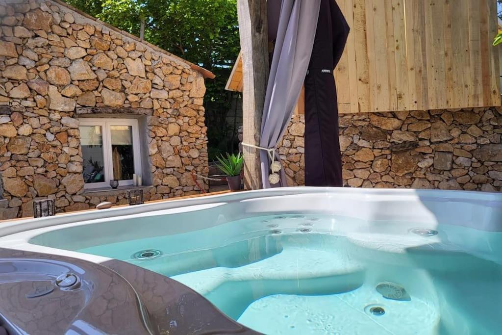 L'Antre Deux Pierres, Romantisme, Jacuzzi Exterieur, Plateau Dinatoire Bouyon Zewnętrze zdjęcie